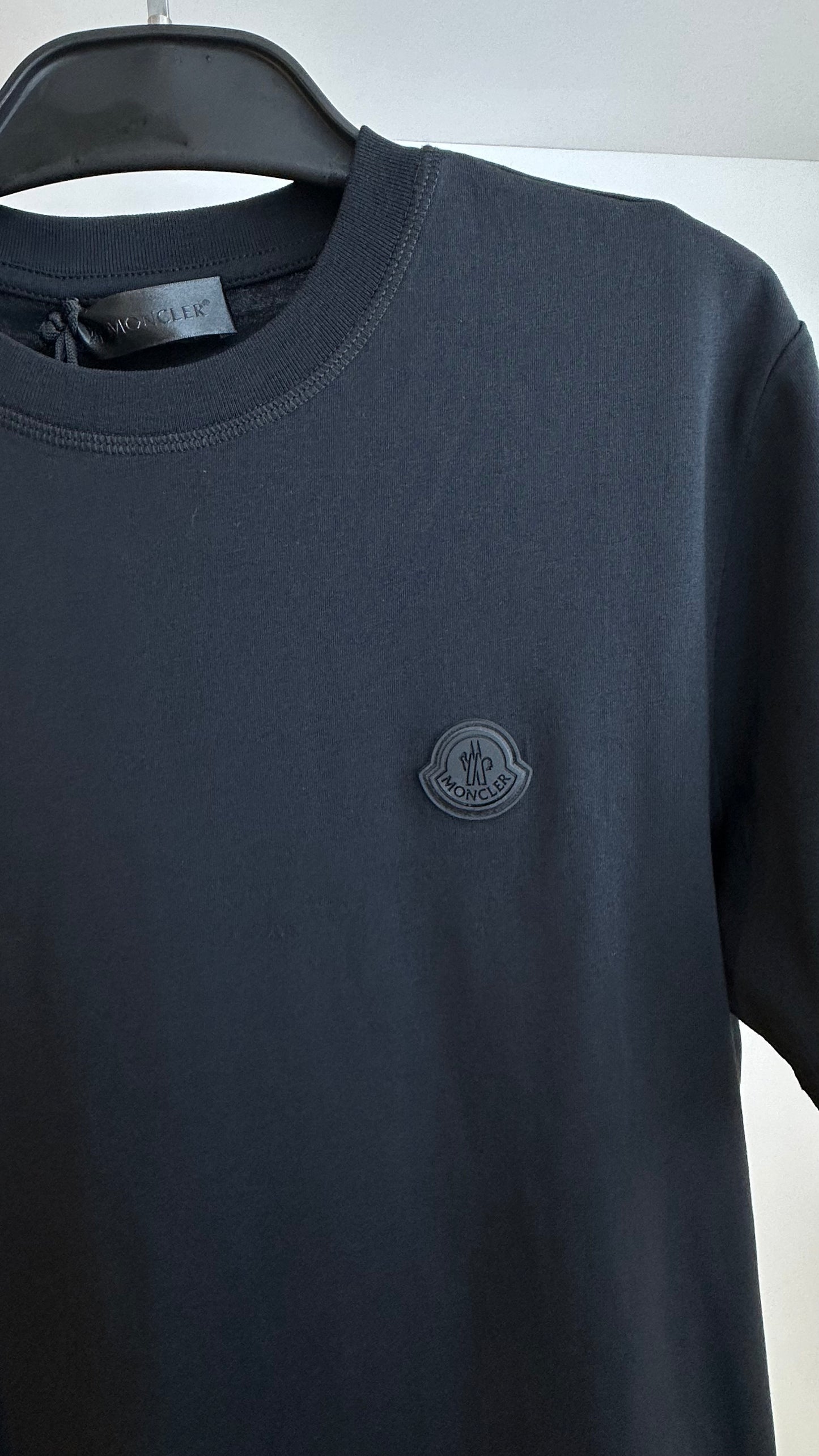 Moncler T-Shirt 780-03
