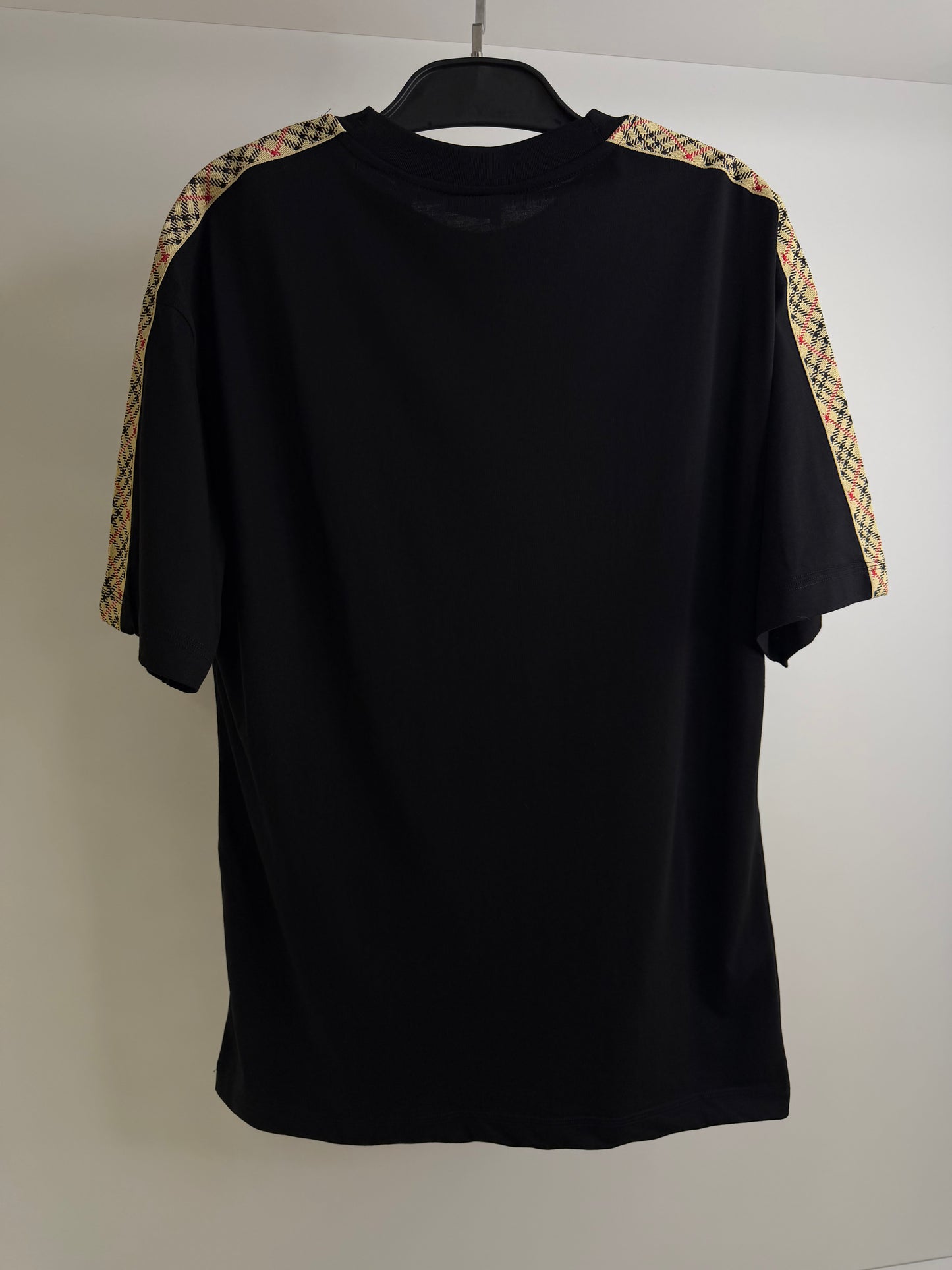 Burberry T-shirt 111-25