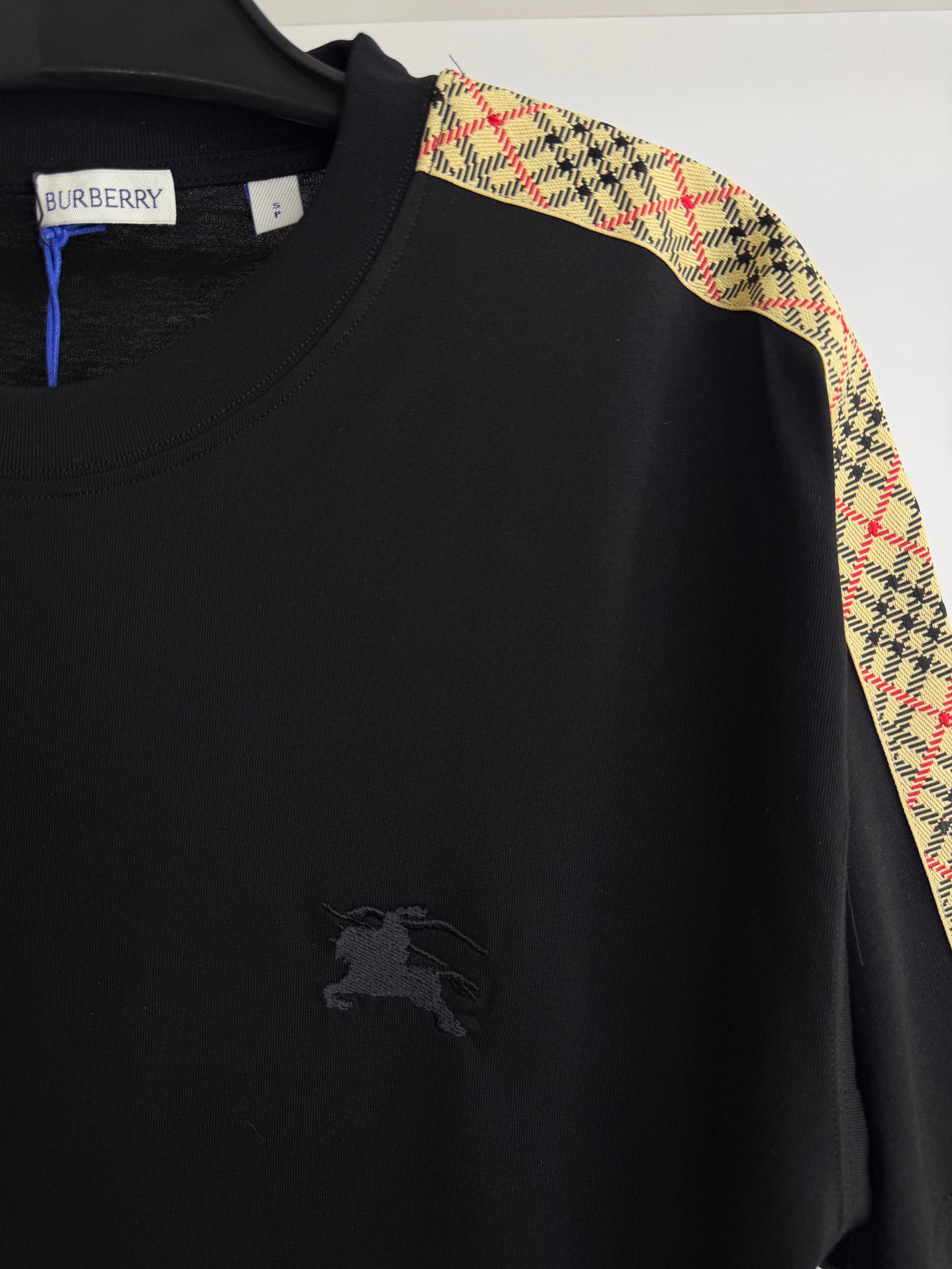 Burberry T-shirt 111-25