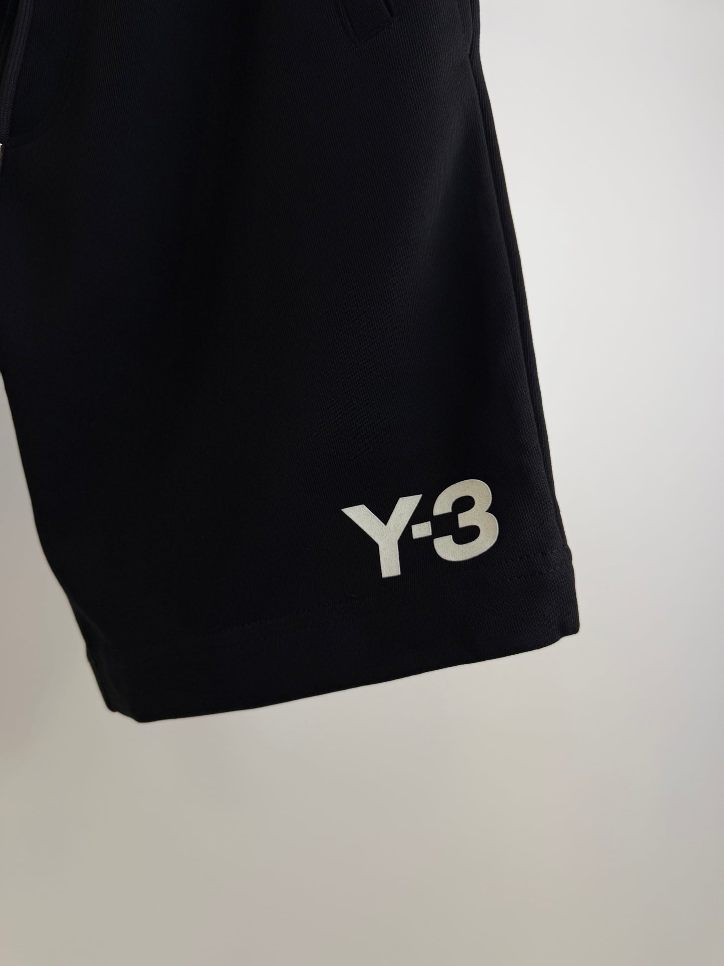 Y-3 Yohji Yamamoto shorts 111-32